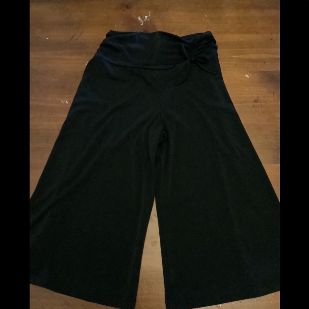 Black formal pants. Been worn like 3 times.